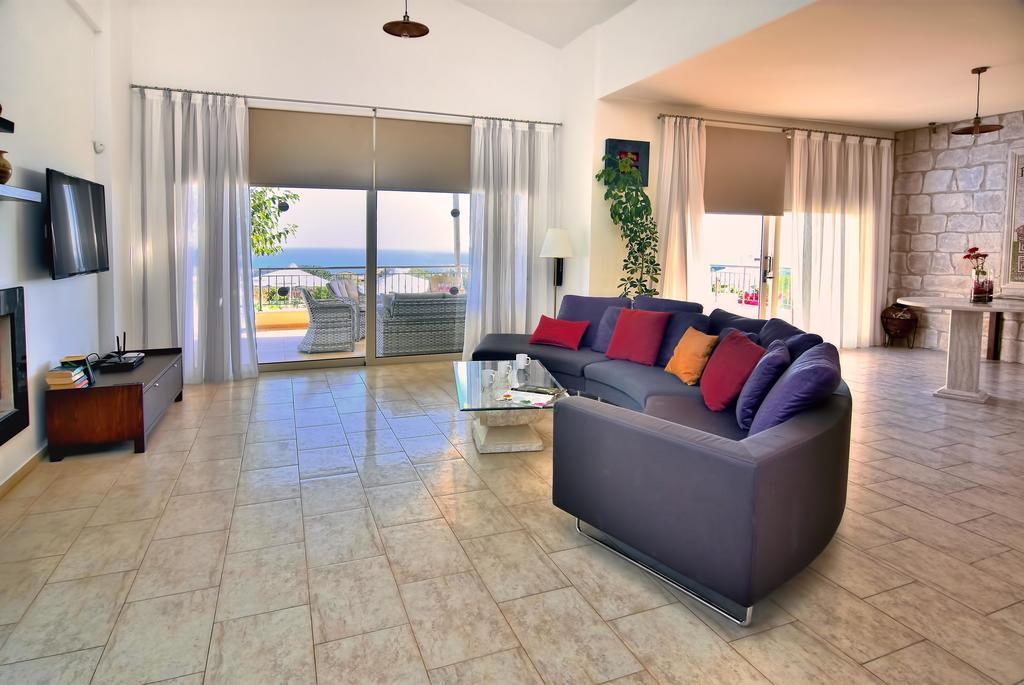 Dionysos Villa Peyia Extérieur photo